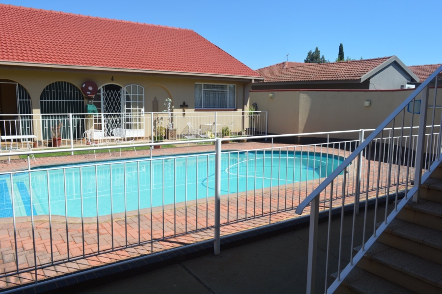 2 Bedroom Property for Sale in Flimieda North West